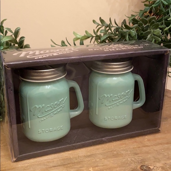 Other - HP🎉 Modern Farmhouse Mason Jar Salt Pepper Set